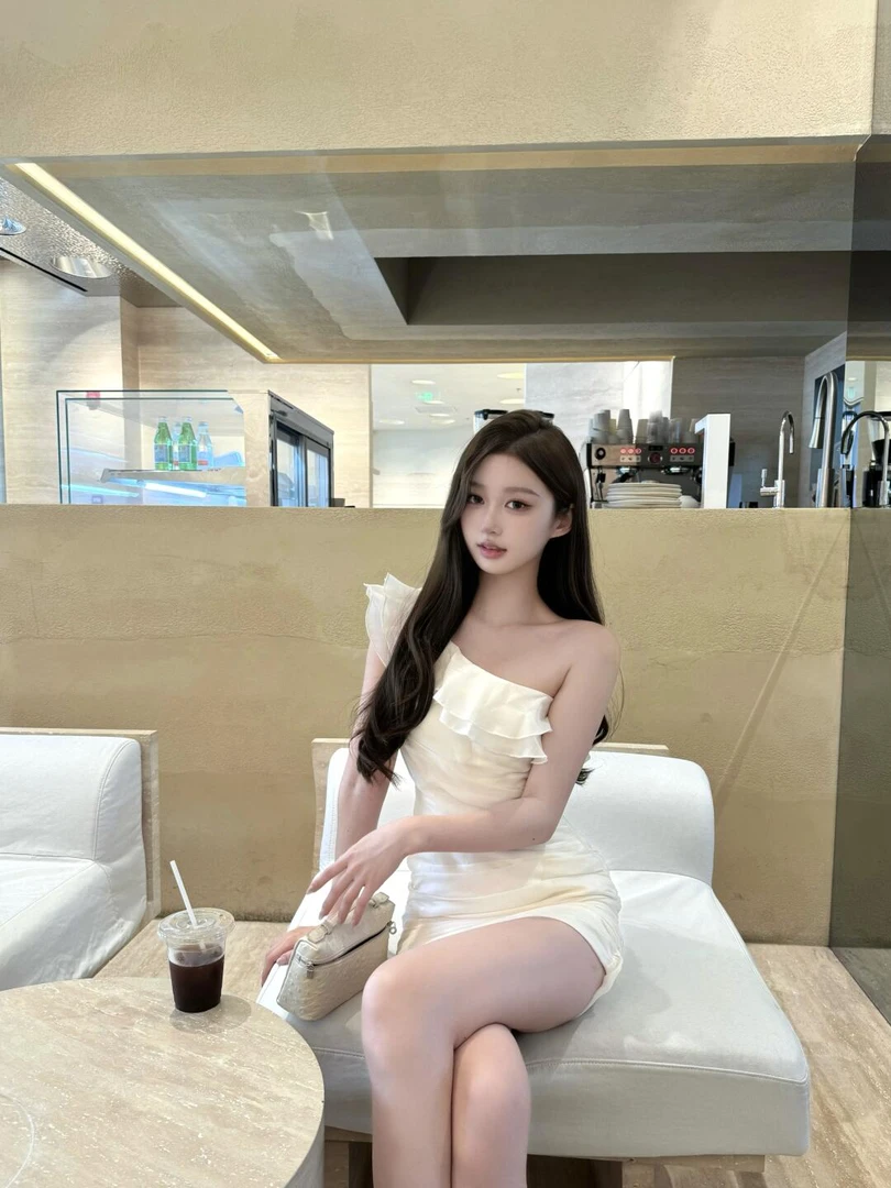 纯欲风辣妹性感温柔名媛荷叶边斜肩褶皱连衣裙修身显瘦包臀短裙女