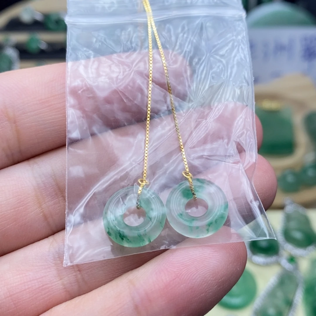未镶嵌石英质玉（非洲翠）车挂