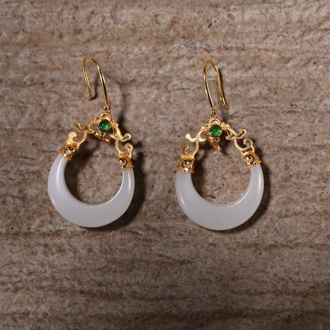 LOT8834 2510200155和田玉耳饰/杭拍