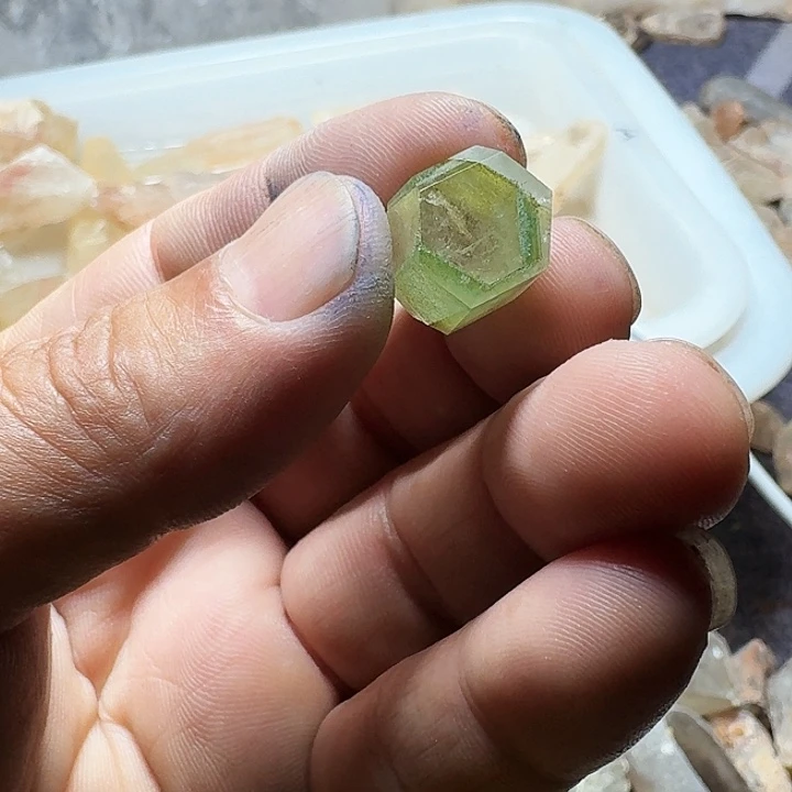 水晶珠宝半成品未镶嵌R****瑞水晶
