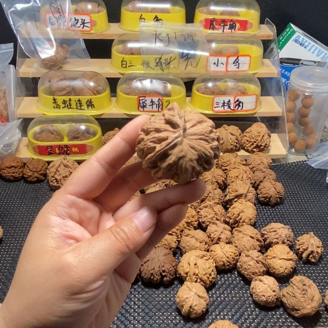 文玩核桃吊坠鲁**吃核桃异形