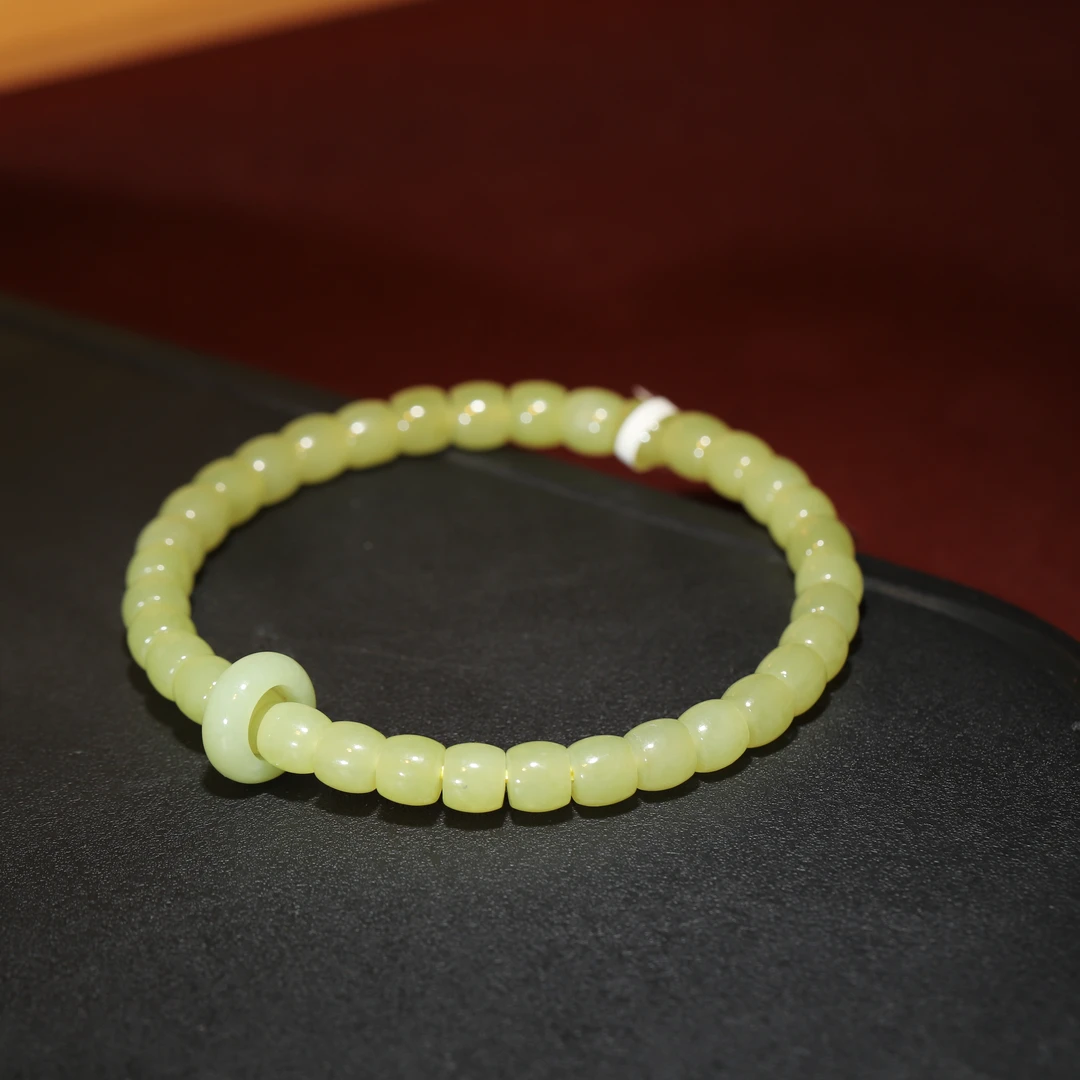 【小娟珠宝】   yhd111012 和田玉黄口手串 F18