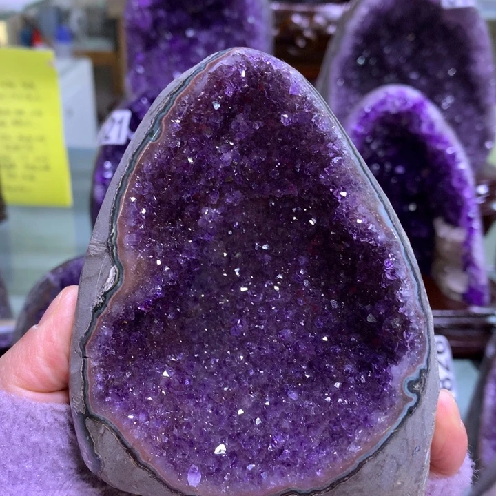 紫晶未镶嵌大型摆件（非配饰）