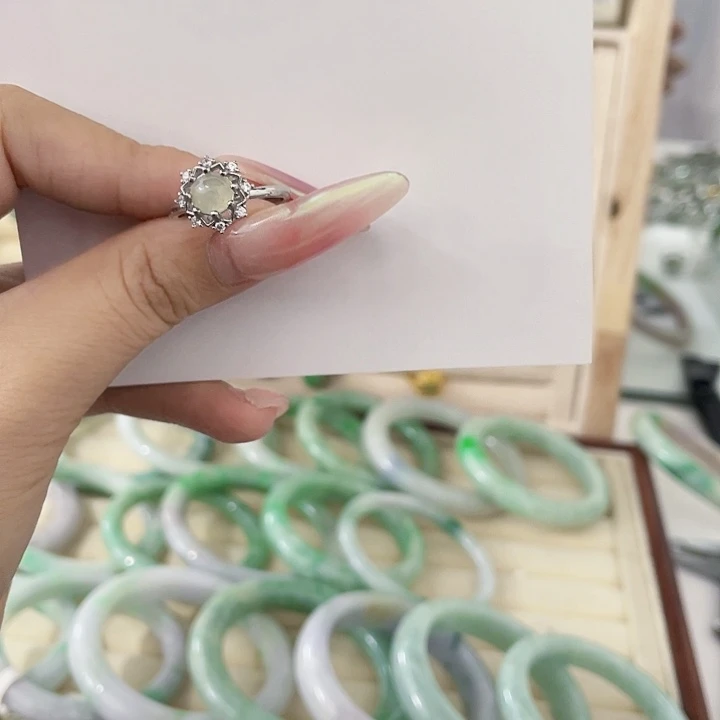 翡翠未镶嵌颈饰天然翡翠Ａ货