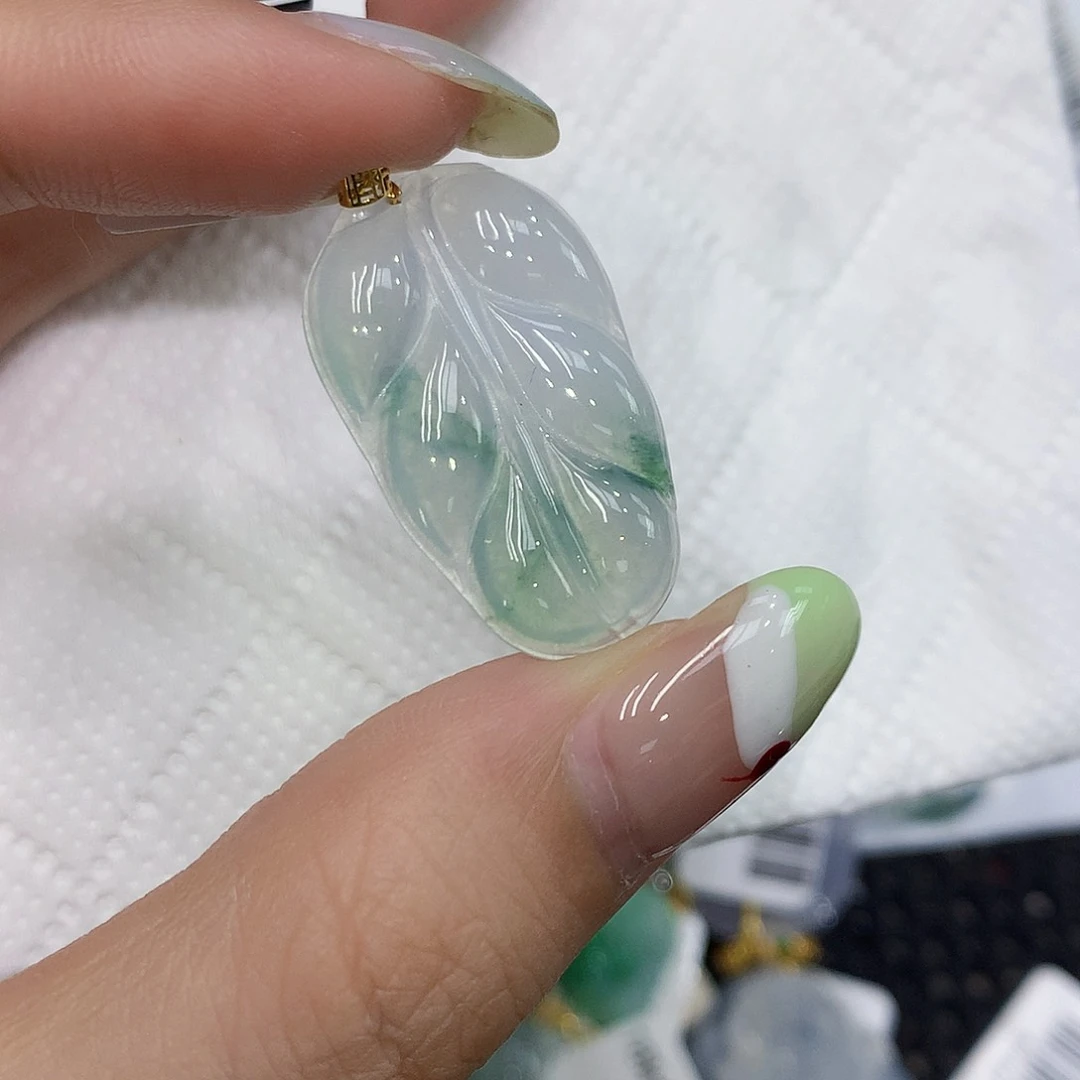 翡翠18K金镶嵌颈饰1111111