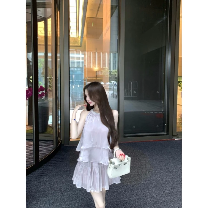 富家千金名媛镶钻雪纺吊带背心女夏纯欲挂脖抹胸上衣蓬蓬半裙套装