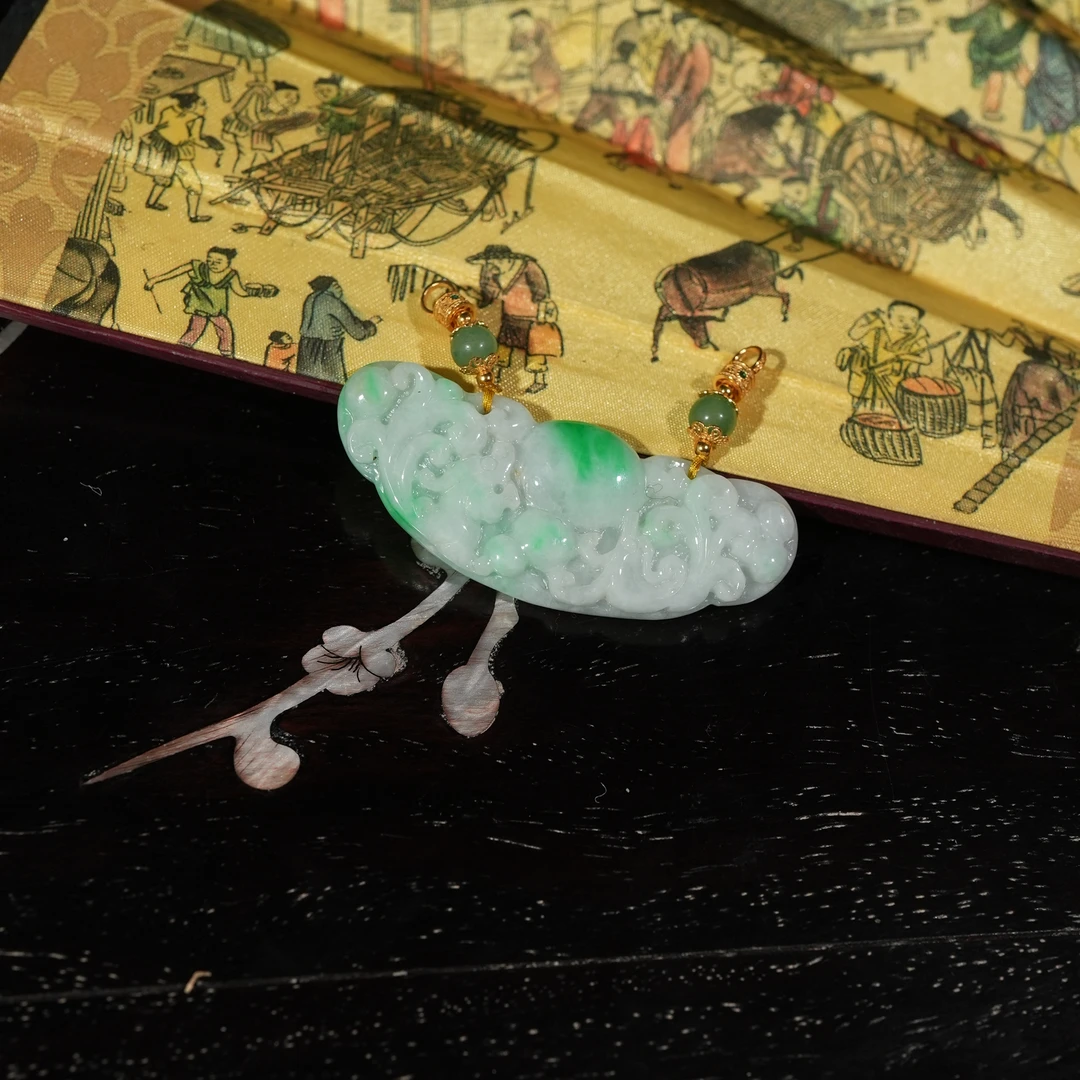 2.10香港王老板-翡翠吊坠5y304