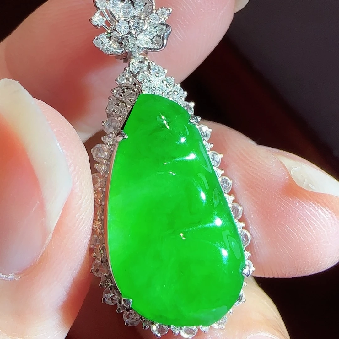 翡翠18K金镶嵌吊坠(赠链)