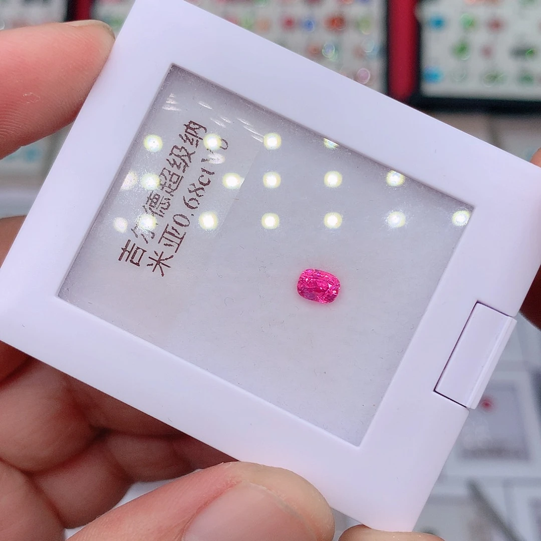 裸石未镶嵌尖晶石0.68ct