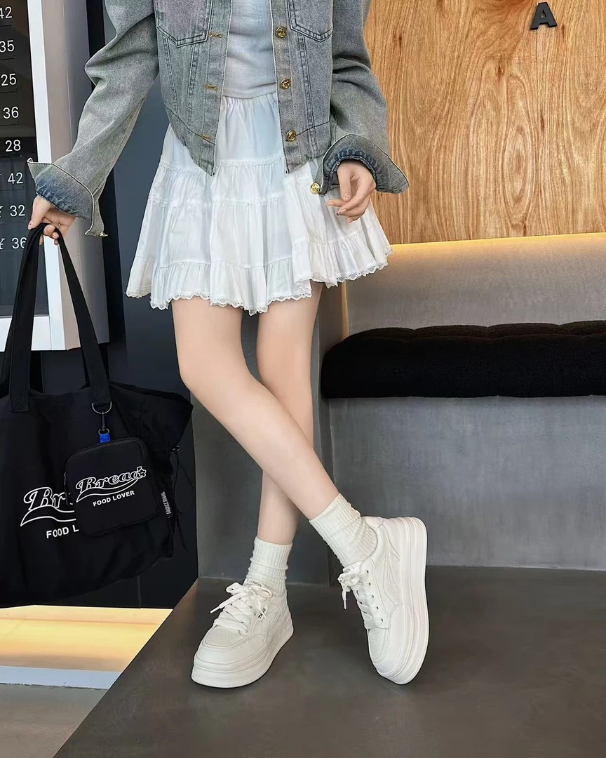2025秋季新款厚底轻便小白鞋休闲鞋板鞋女2509