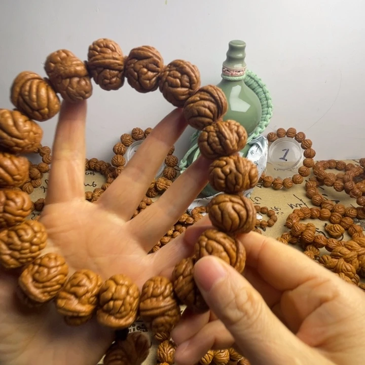 夏****木质类秦岭核桃文玩