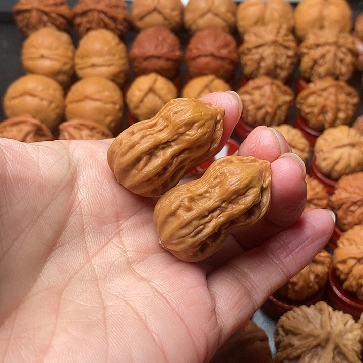 文玩核桃吊坠花生