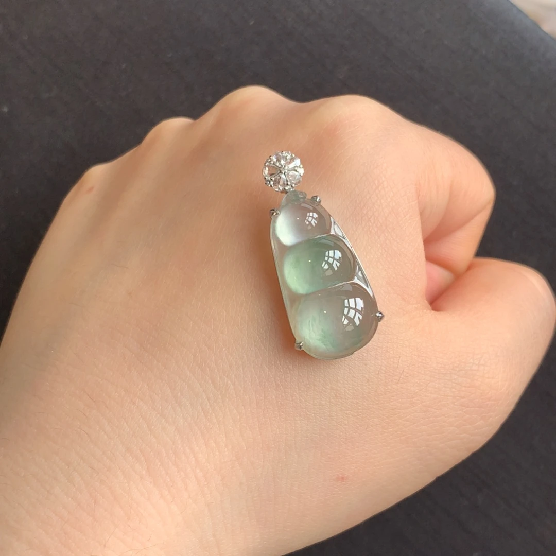 翡翠18K金镶嵌颈饰天然翡翠