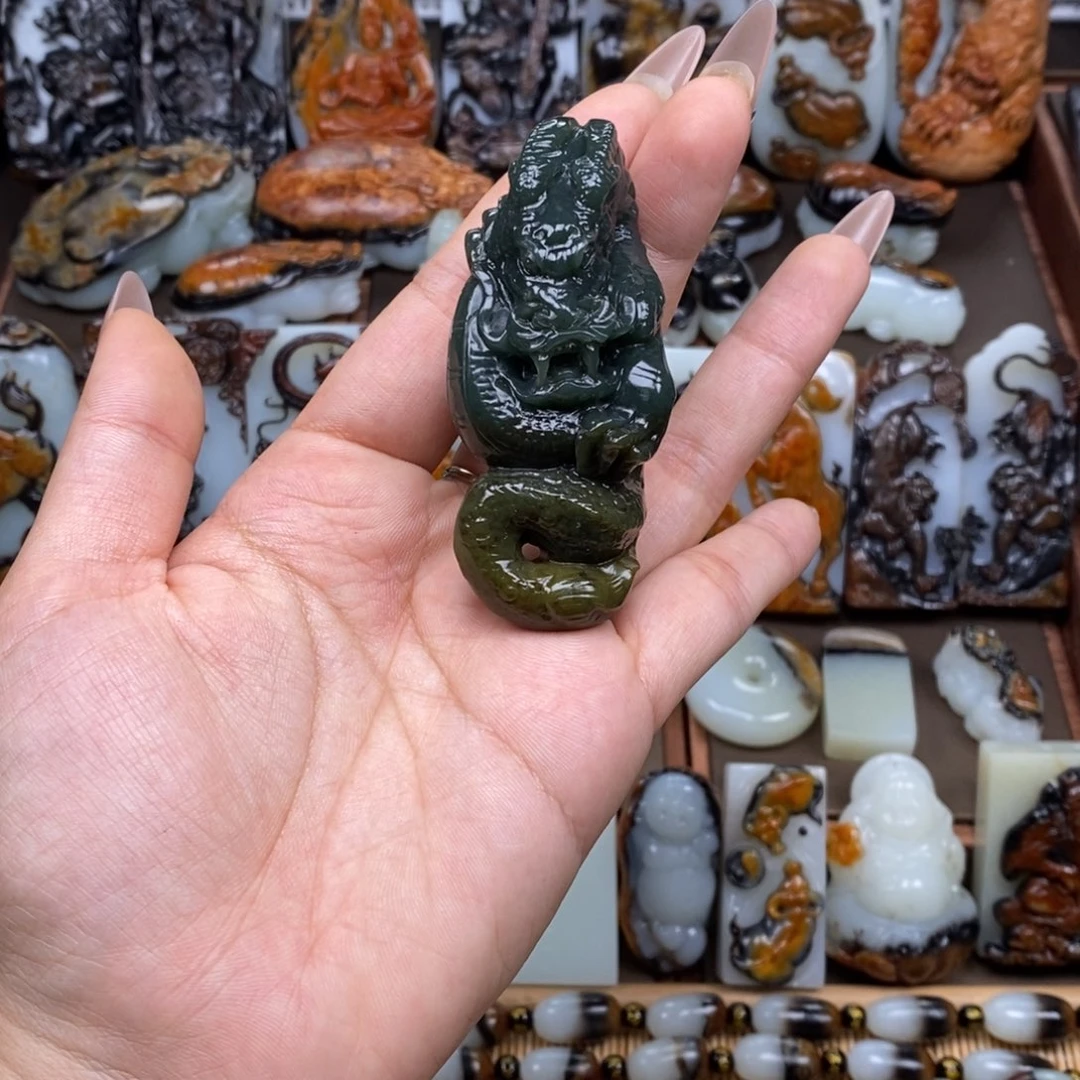 颈饰未镶嵌和田玉