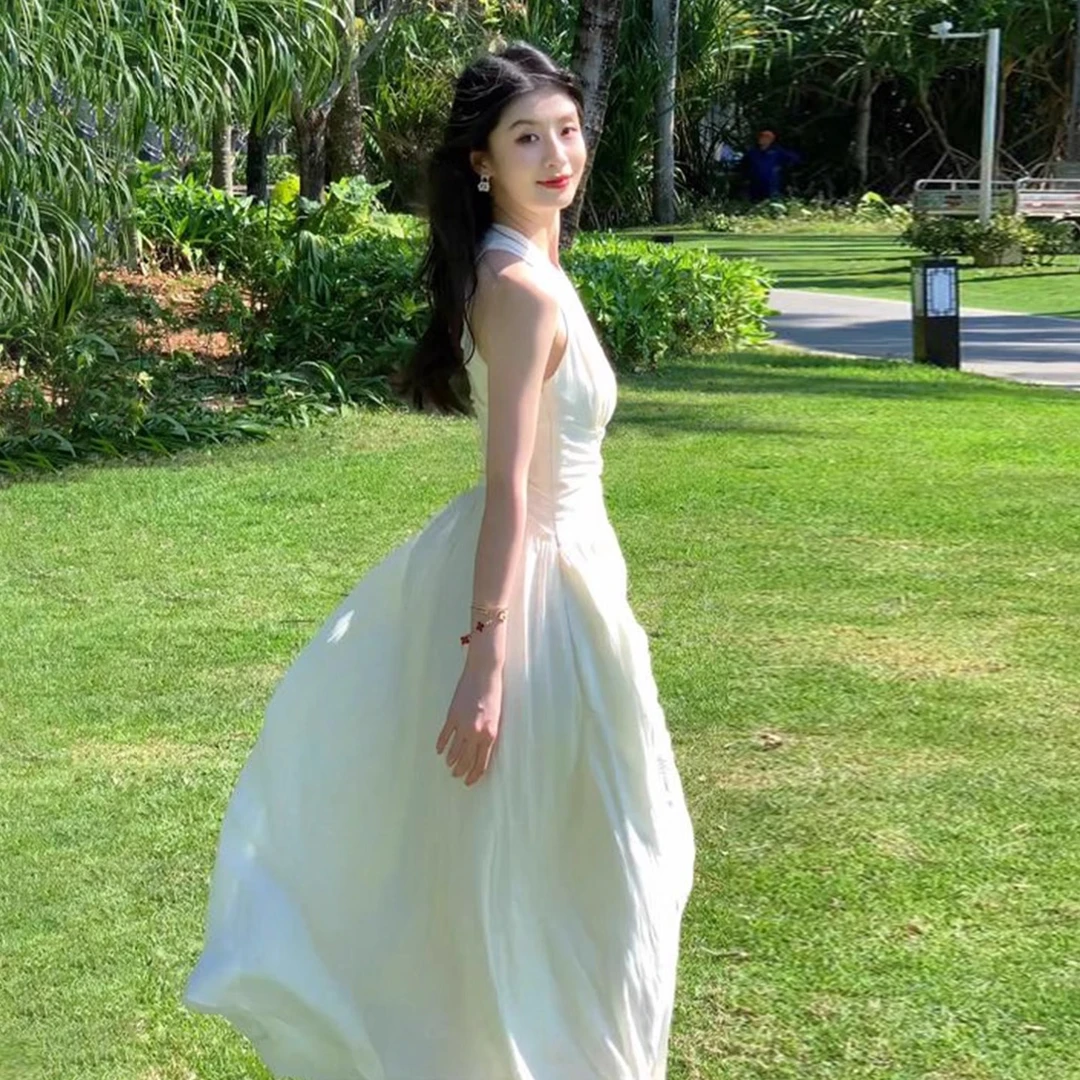2025新款白色挂脖v领无袖连衣裙海边度假法式长裙夏日绝美小裙子