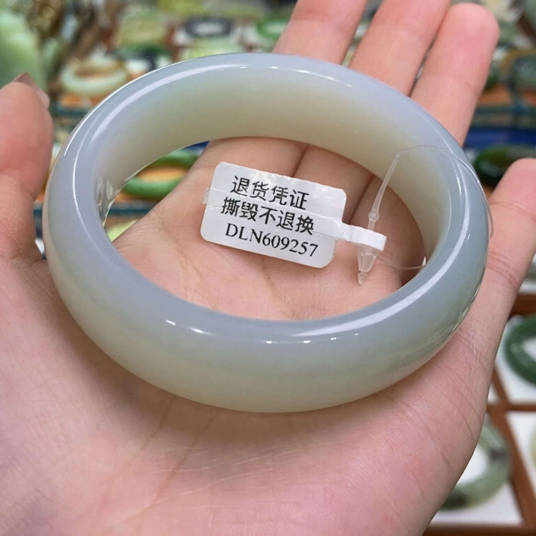 未镶嵌手镯和田玉且末高青白57/58