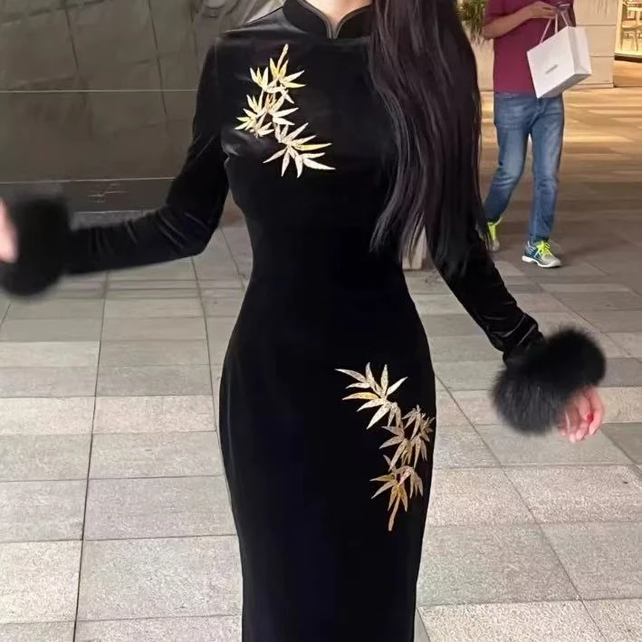 秋冬新款黑色新中式旗袍改良年轻款少女高级感国风长袖丝绒连衣裙