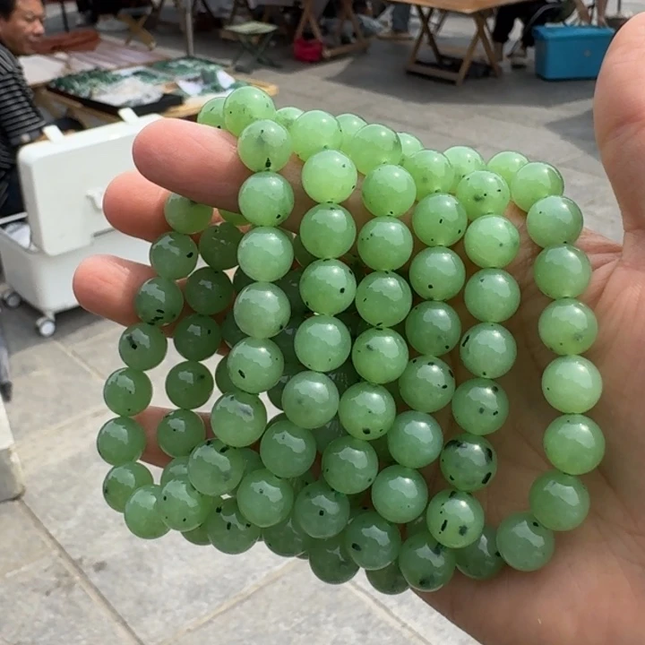 和田玉未镶嵌颈饰乌兰海苹果绿豹哥F多样性拍一发一