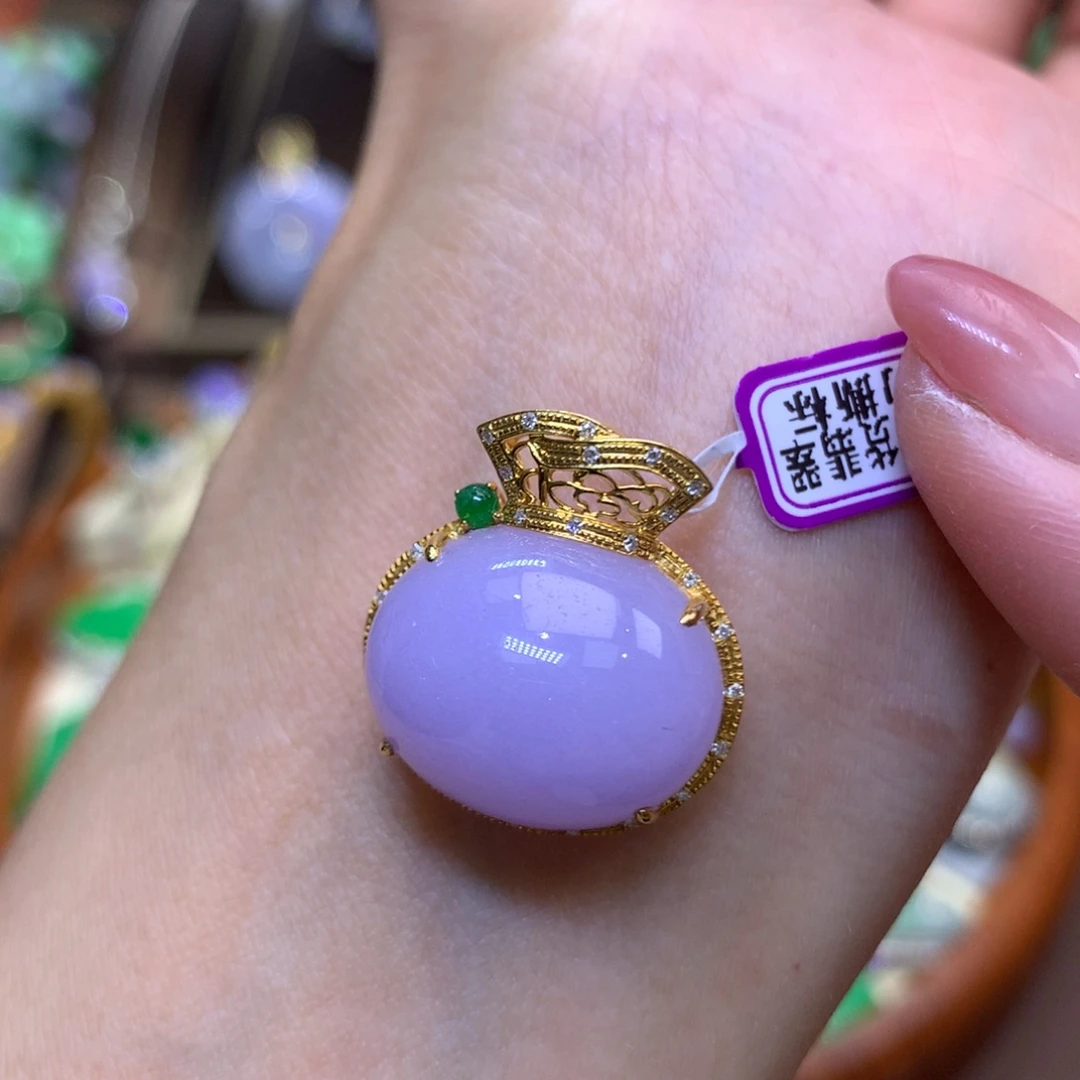 翡翠18K金镶嵌颈饰