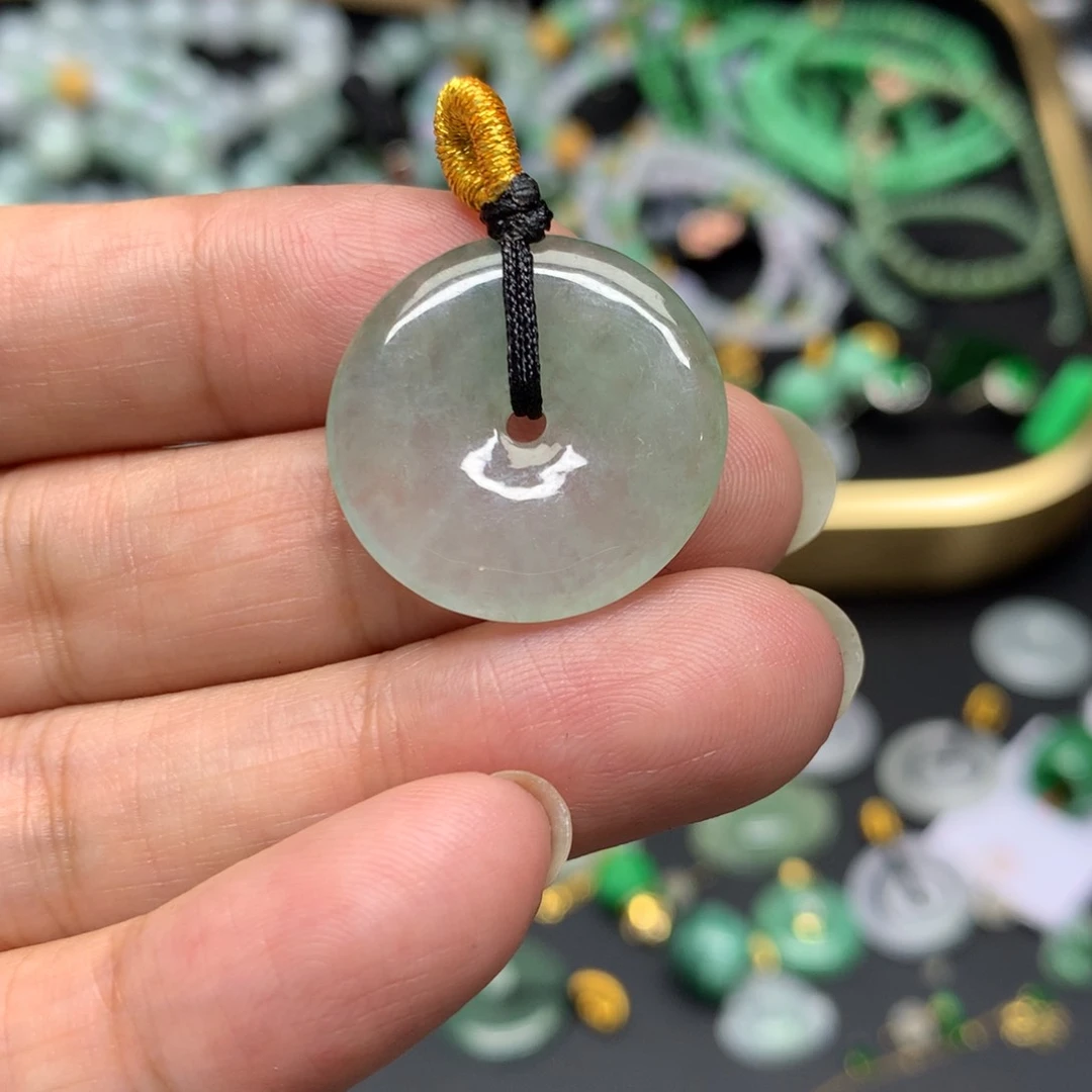 吊坠(不含链)未镶嵌翡翠小*?有纹裂