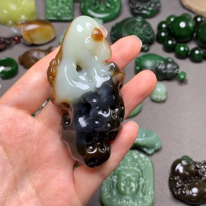 和田玉未镶嵌颈饰