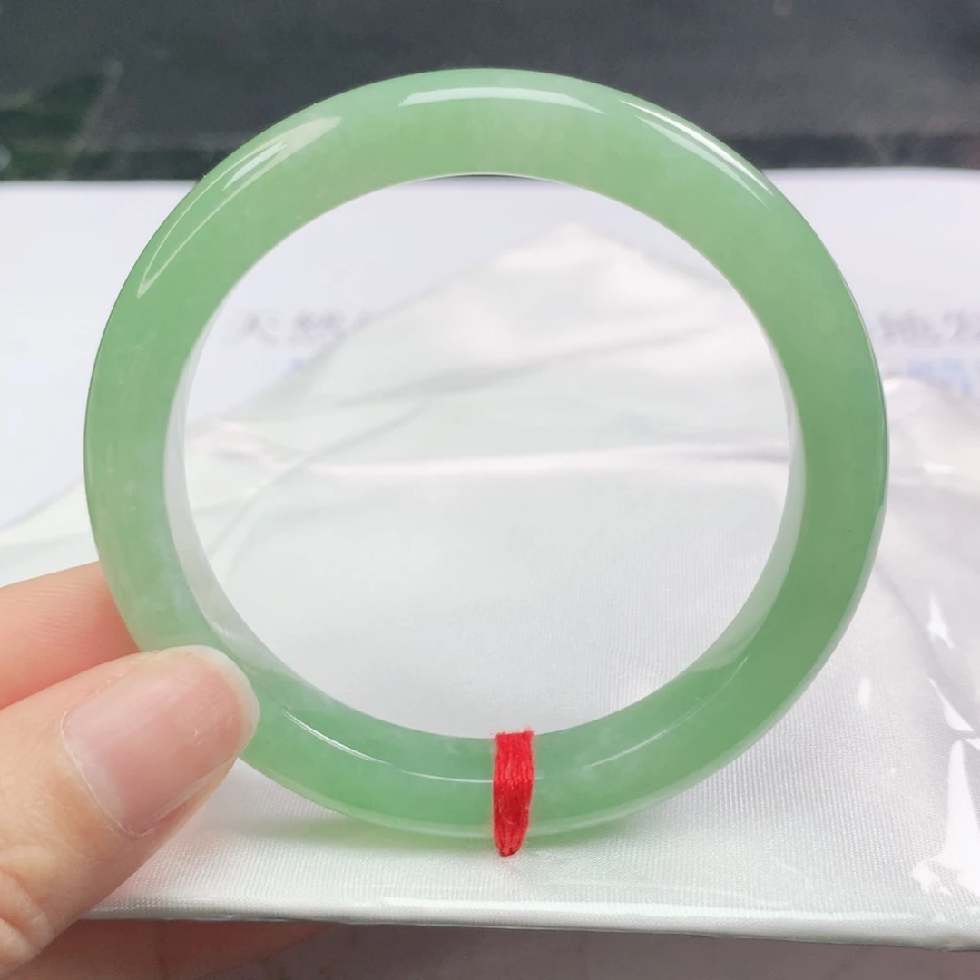翡翠未镶嵌手镯正