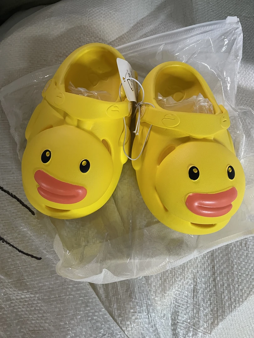 小黄鸭儿童洞洞鞋