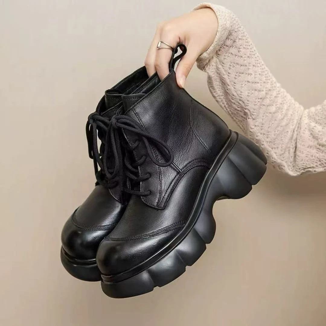 冬季休闲风圆头马丁靴头层牛皮短靴百搭英伦风复古时尚轻便增高