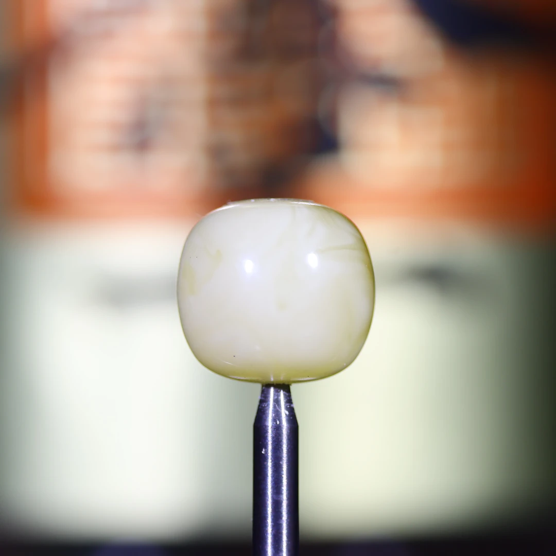 10m蜜蜡老型天然原矿一物一图白花金白顶珠蜜蜡配饰-B12