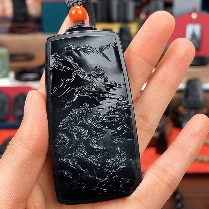 和田玉未镶嵌颈饰精工意境山水体验价68.3克左右