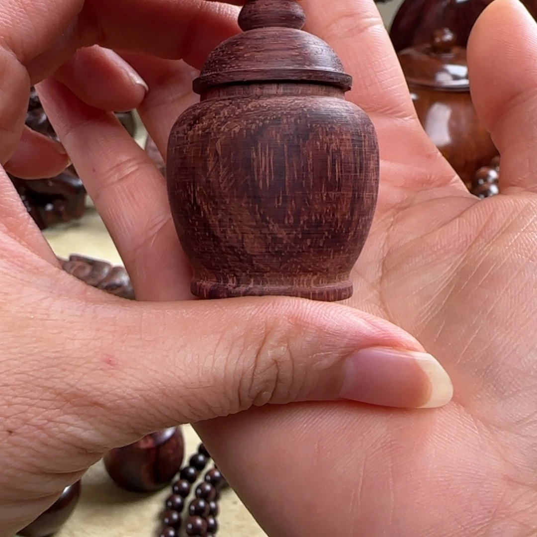 【闪购商品】把件黄花梨/降香黄檀赵**?品相罐 手把件