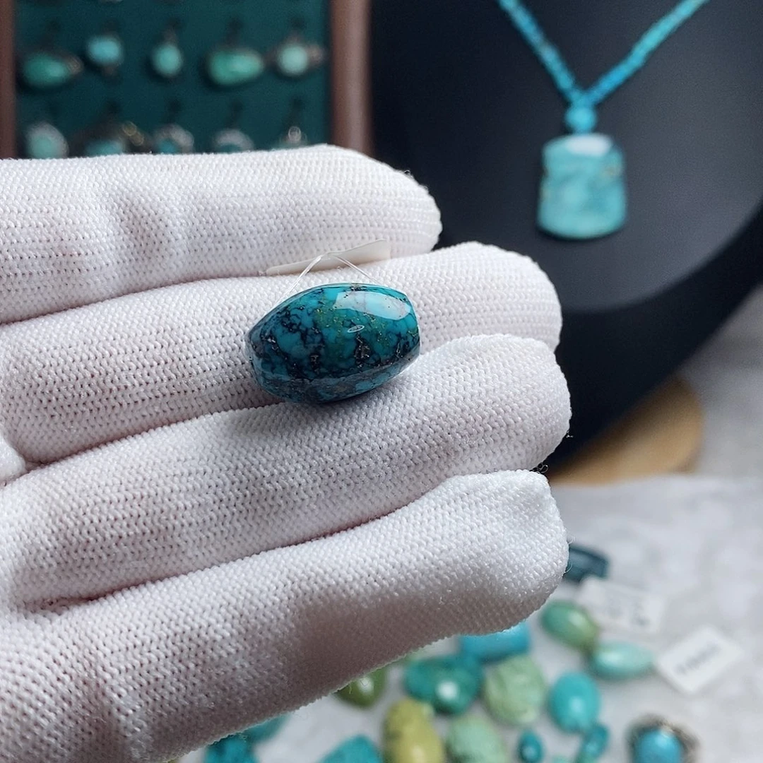 绿松石未镶嵌珠宝奇石