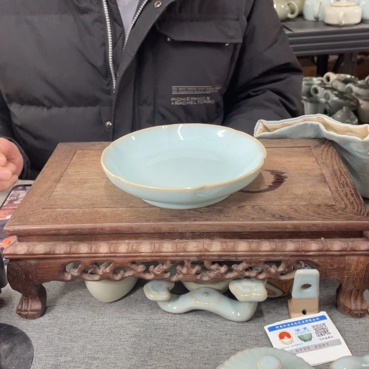 摆件天天青釉支烧葵花洗