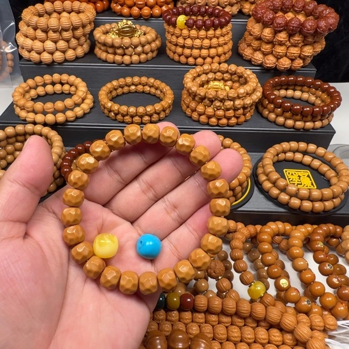 王***动猴头核桃手串黑金+配饰