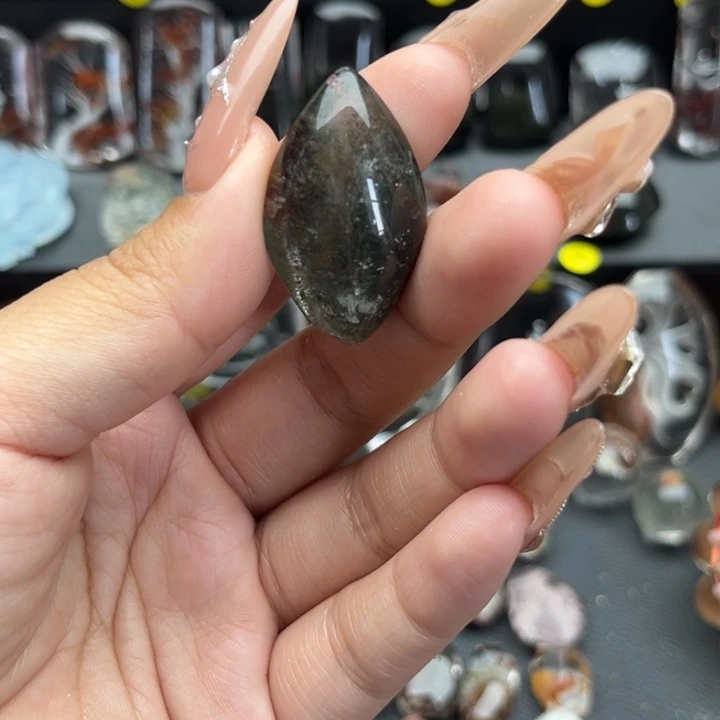 未镶嵌吊坠(赠链)水晶