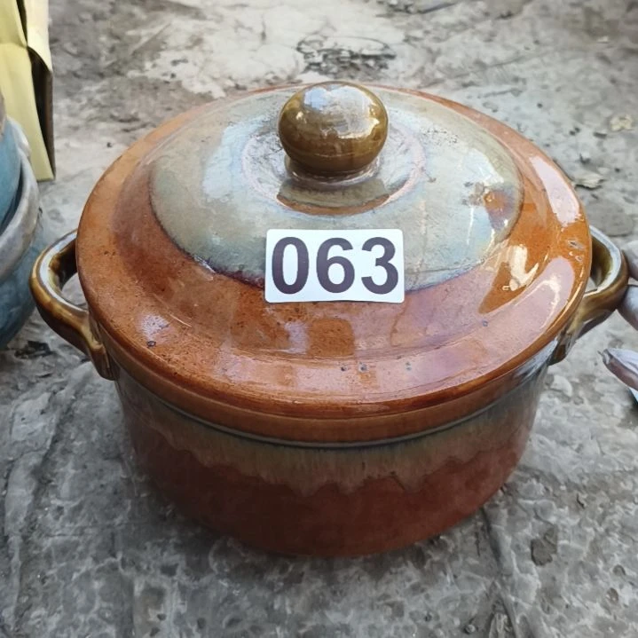 砂锅一只微瑕品介意勿拍