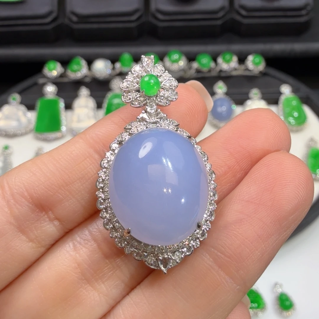 翡翠18K金镶嵌颈饰收到货48小时鉴赏期