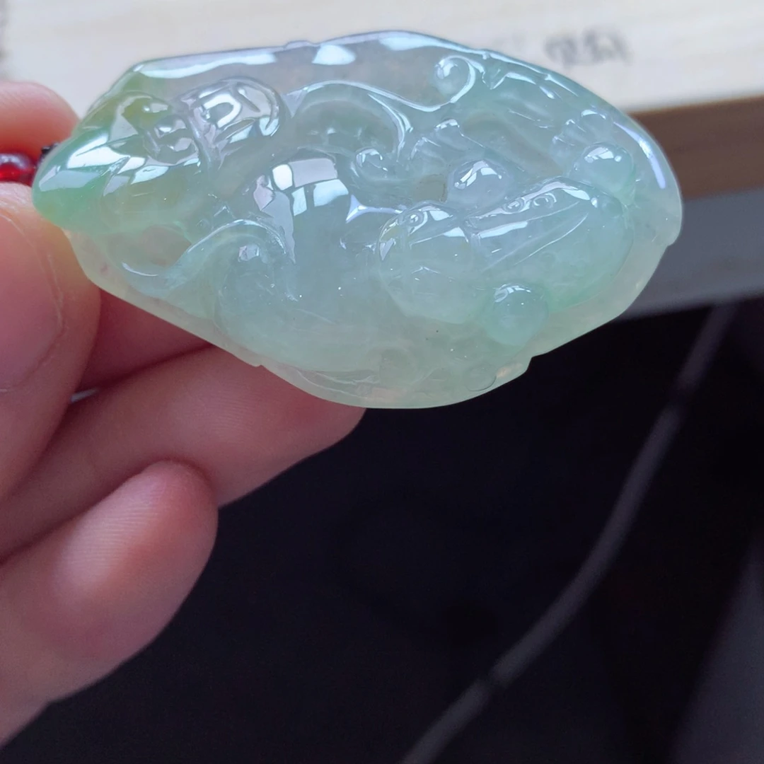 翡翠颈饰未镶嵌吊坠