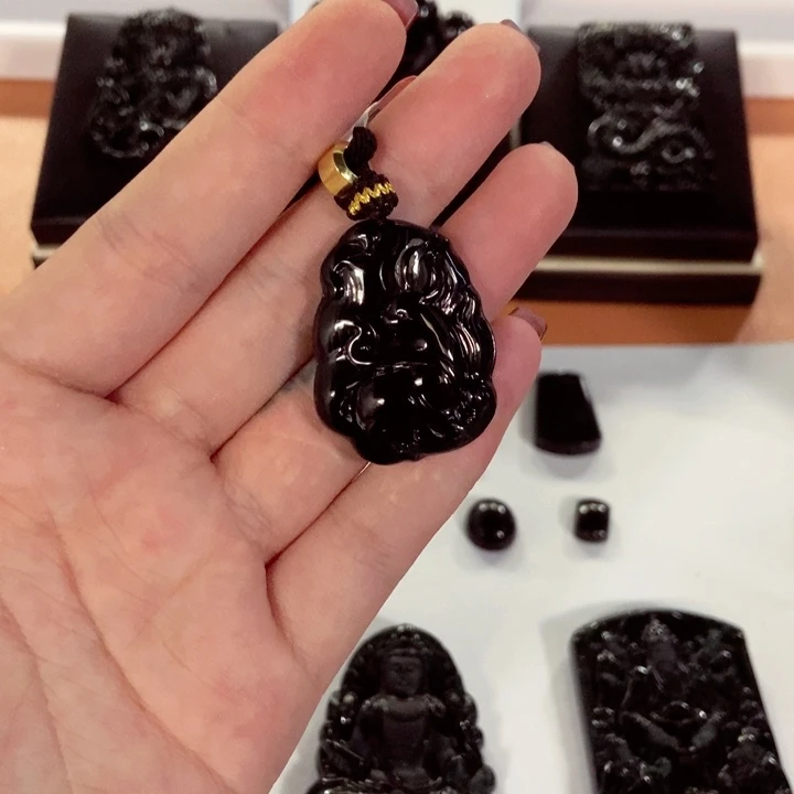 亿***龙翡翠未镶嵌颈饰翡翠