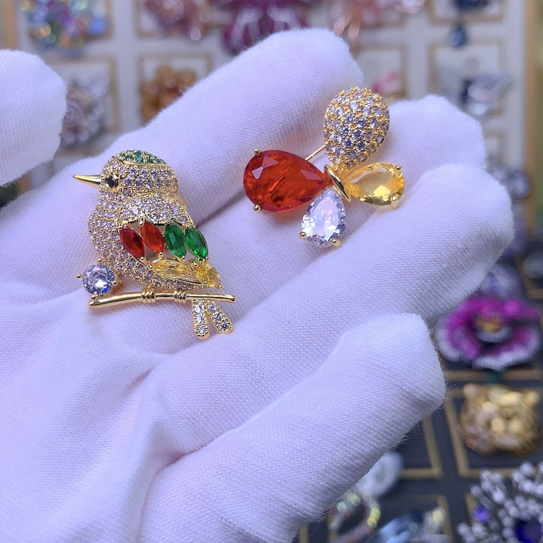 合成立方氧化锆铜胸针胸花