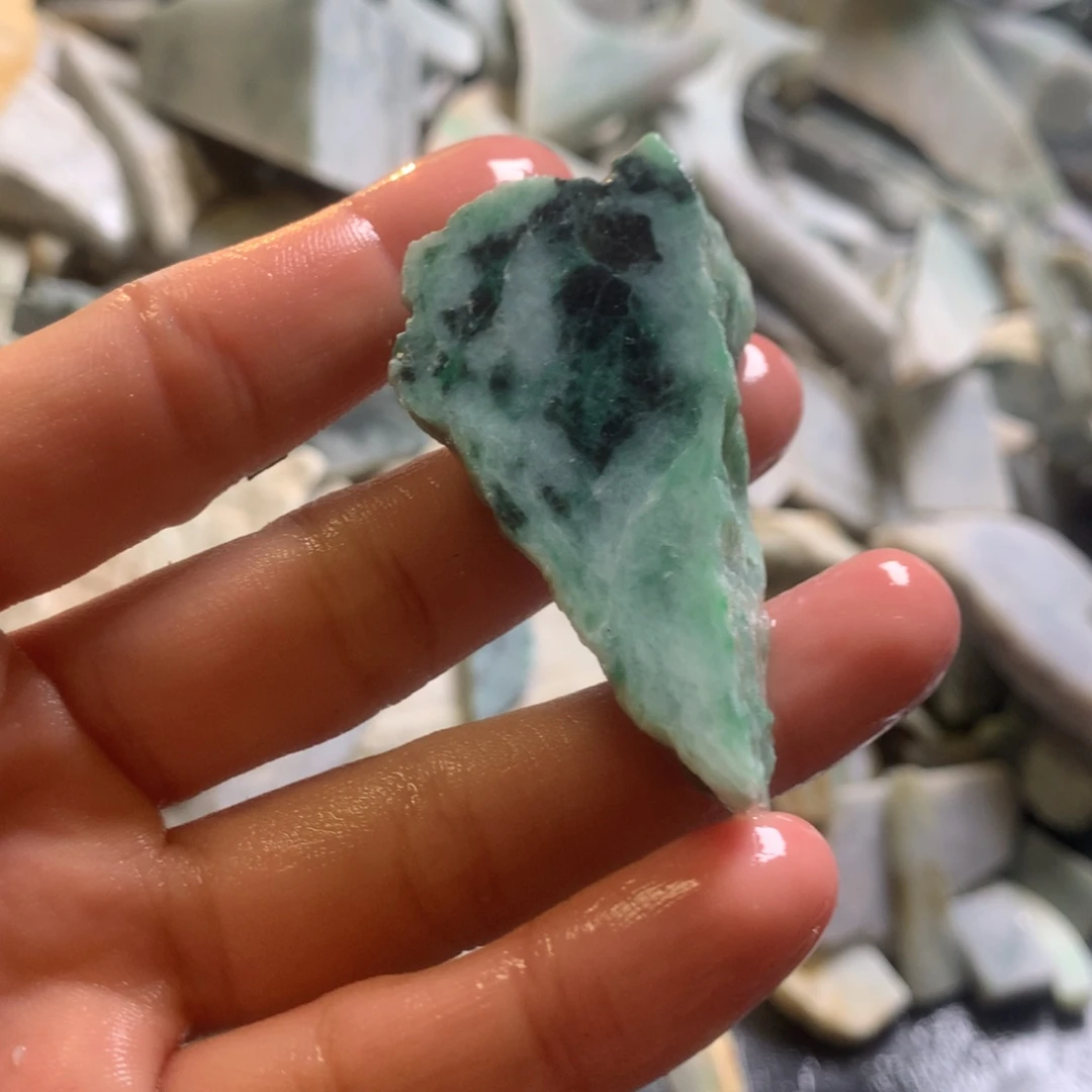 翡翠颈饰未镶嵌缅甸翡翠