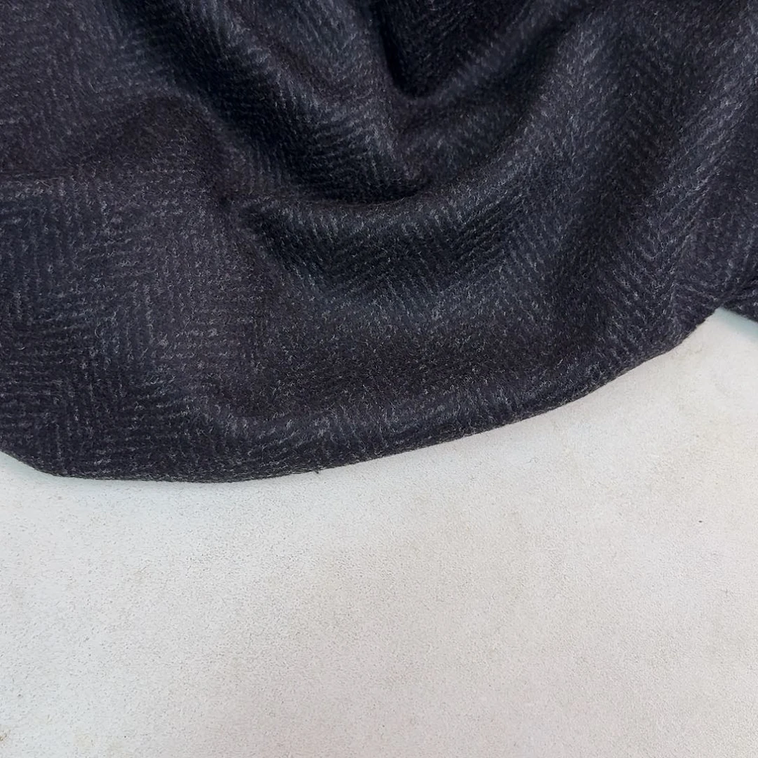 混纺黑灰色人字纹哈雷斯羊毛1.5米