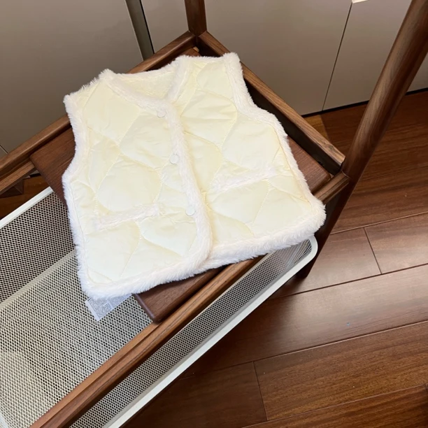 【编号N931】BLT-1-12-儿童毛边加厚马甲米白色-BLT