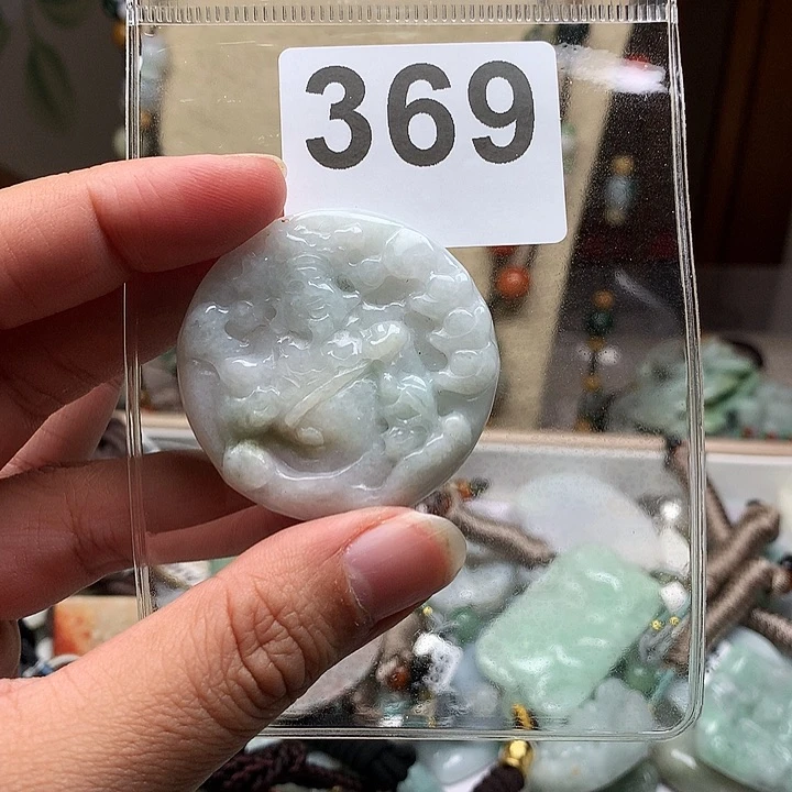 翡翠颈饰未镶嵌紫**主翡翠