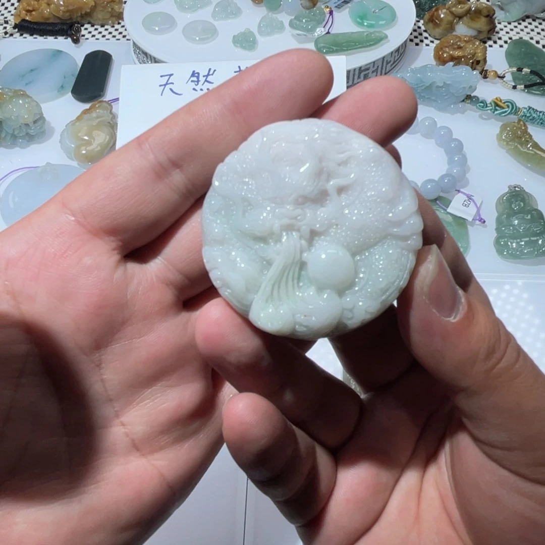 翡翠颈饰未镶嵌天然