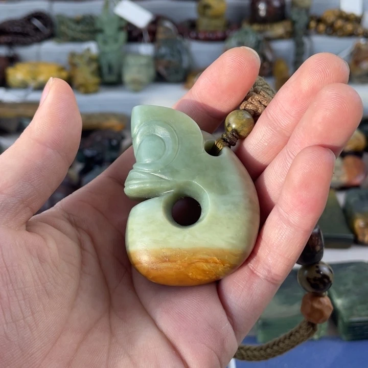 岫岩河磨玉（透闪石质玉）未镶嵌珠宝奇石