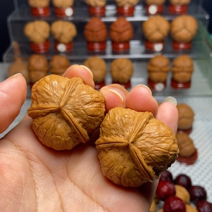 文玩核桃把件柿子饼三棱35