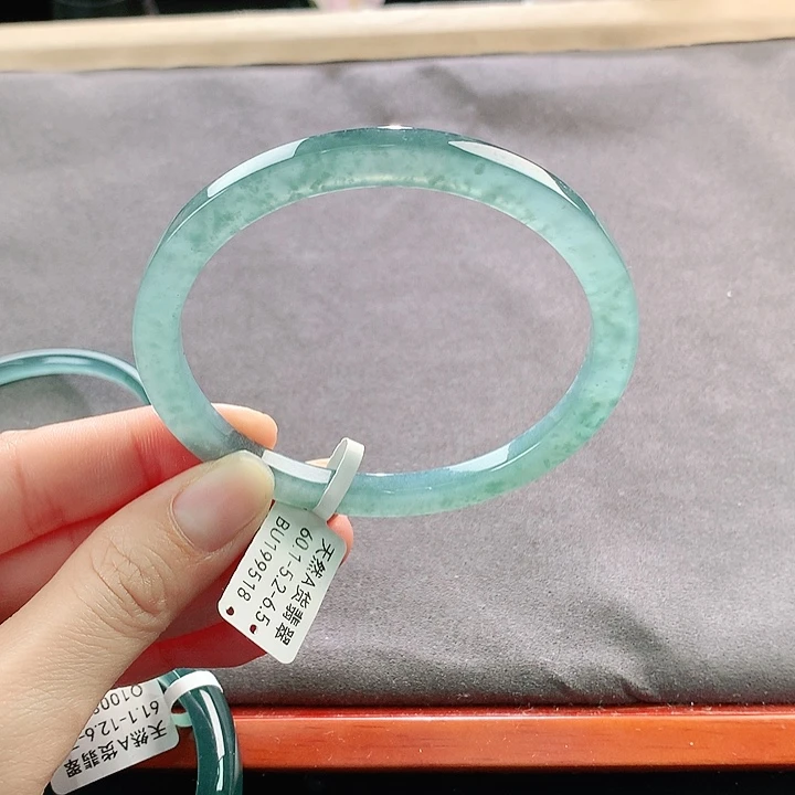 翡翠未镶嵌手镯天然