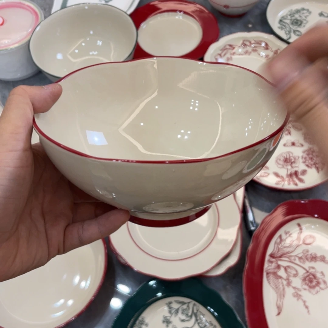 陶瓷微瑕餐具介意勿拍，满18飞！