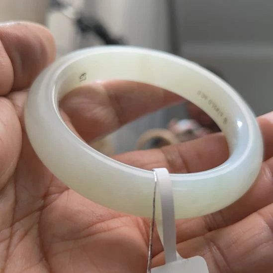 安***迪和田玉未镶嵌手镯